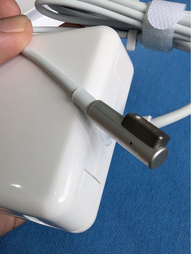 MacBook L type Charger 45W 60W 85W (Category: Chargers & Cables) located in San Juan City. Submitted by ph_gadgets_hub (Listing ID 1400598592, Image 3). Description: 💯% Apple Accessories😍 💯% Data sync supported 💯% MFM Certified 💯% Brand new WE ARE STILL ON SALE ❗️❗️❗️ MagSafe L MacBook Charger (L-tip) ₱1,000 45W ₱1,300 60W ₱1,500 85W Compatibility: MacBook Air MacBook Pro Ready to Ship🚖Same Day Delivery within Metro Manila, Bulacan, Quezon 