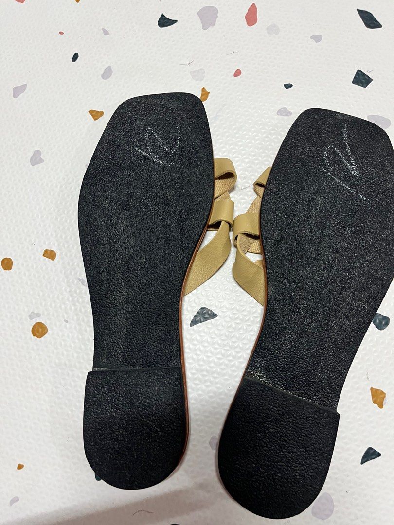 Marikina soles sandals (Category: Flats & Sandals) located in Manila. Submitted by fancyschmancynezz (Listing ID 1400680386, Image 2). Description: .
