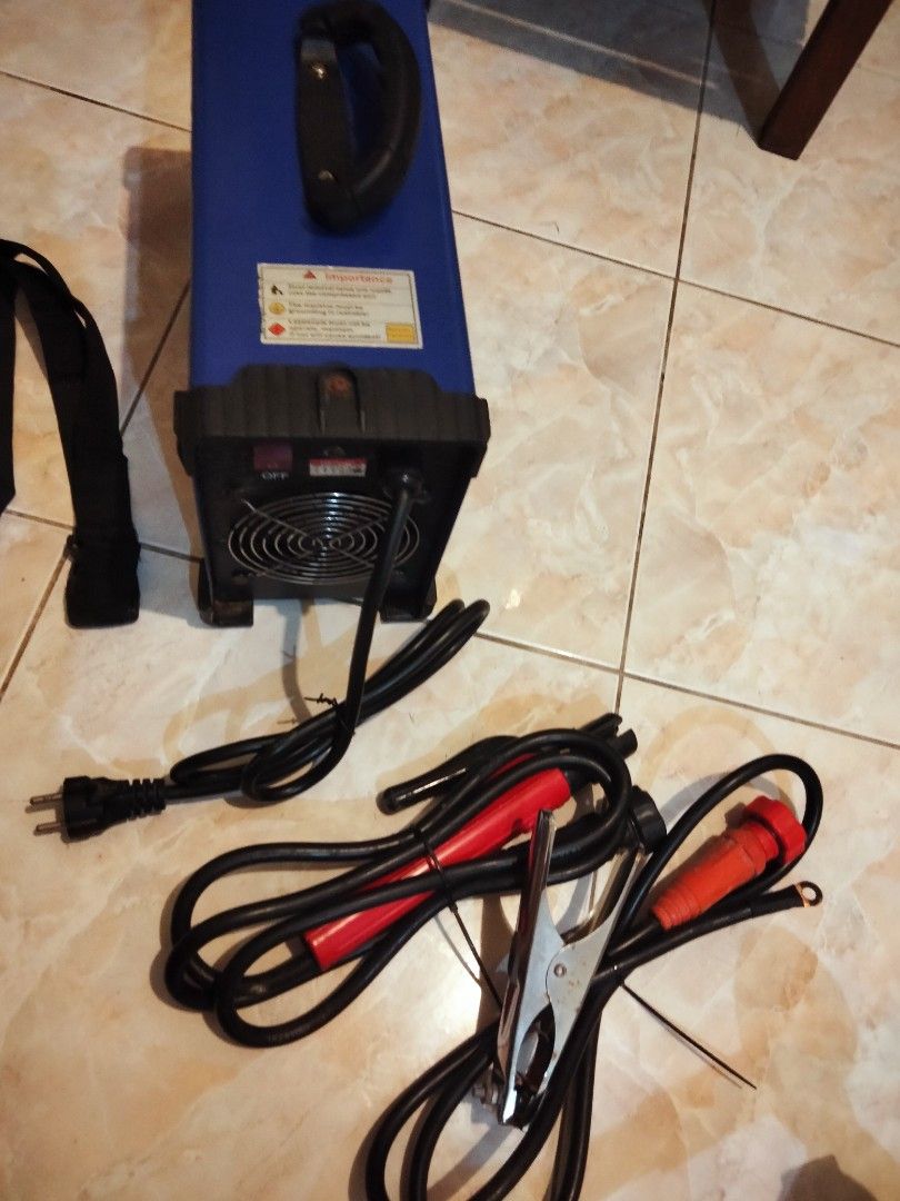 Mitsushi 5000 Japanese Joint Venture Welding Machine (Category: Construction Tools & Equipment) located in Manila. Submitted by jevhie (Listing ID 1400666839, Image 1). Description: mura lng po Yan wildeng machine 220v.