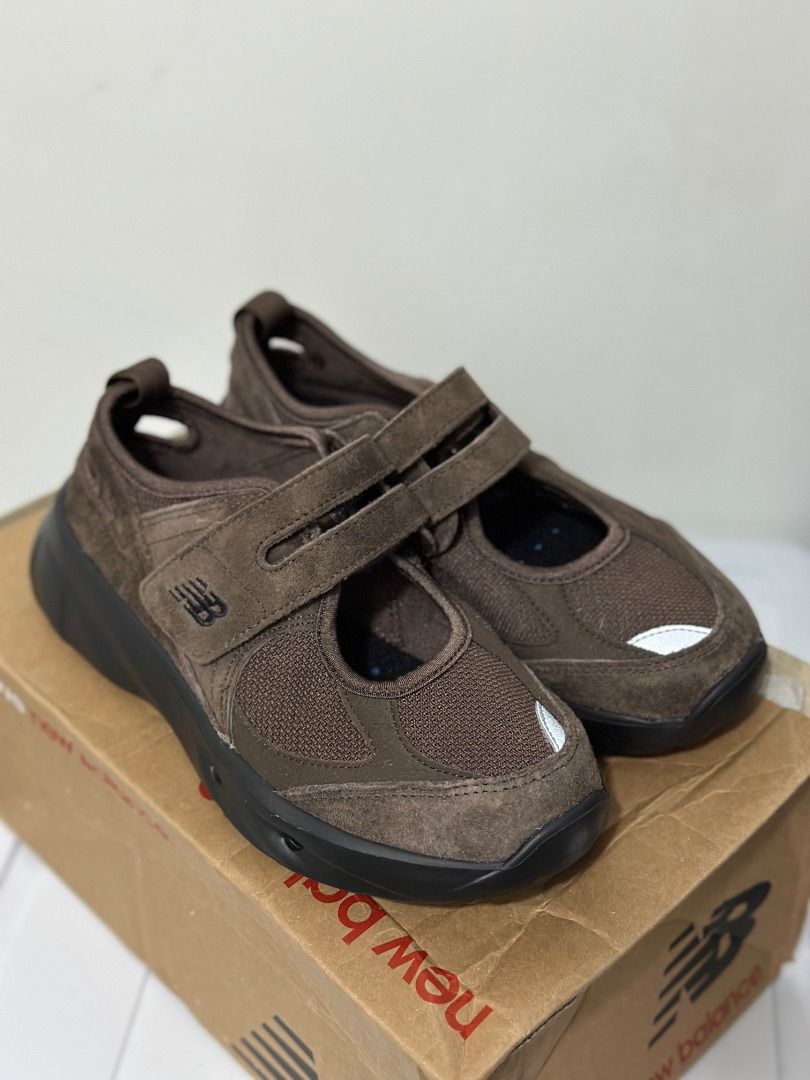 New Balance FW Breeze SD2203BR 23cm (Category: Sneakers) located in Cebu City. Submitted by thonz093 (Listing ID 1400704872, Image 1). Description: - New Balance FW Breeze SD2203BR (Brown) - Size: 23cm - Not used, fit check only. - Korea-limited release - Free delivery within Cebu City RFS: wrong size.