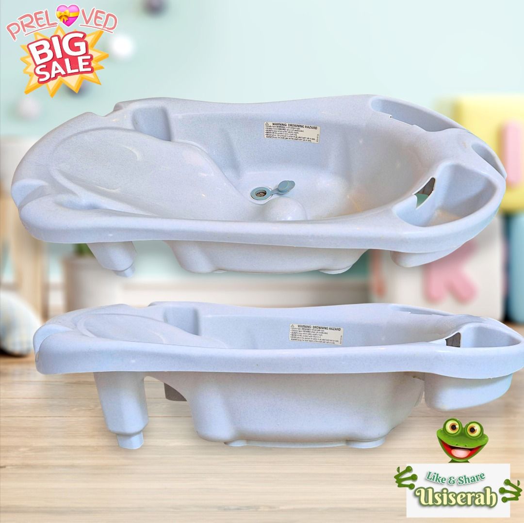 Newborn Ergonomic Bathtub (Category: Bathtub & Bath Accessories) located in Paranaque City. Submitted by usiserah (Listing ID 1400661242, Image 2). Description: Description: * Crafted from high-quality plastic for extra safety and durability for long-lasting use * Ergonomic design ensures baby’s comfort, easy handling & support Price: only for 🔖750php Condition: 10/10 Slightly Use Remark: Photos above are actual images of the product RFS: Declut