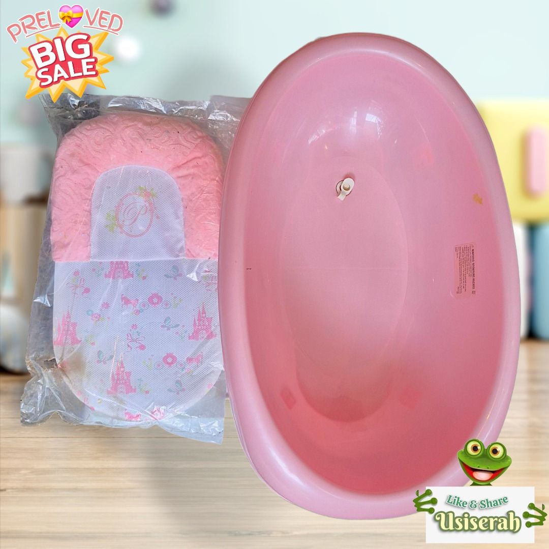 Newborn Ergonomic Bathtub with Bath Bed (Category: Bathtub & Bath Accessories) located in Paranaque City. Submitted by usiserah (Listing ID 1400660864, Image 2). Description: Description: * Includes cushioned head rest bath chair * Crafted from high-qualaity plastic for extra safety and durability for long-lasting use * Ergonomic design ensures baby’s comfort, easy handling & support Price: only for 🔖750php Condition: 9/10 Never Used but Minimal
