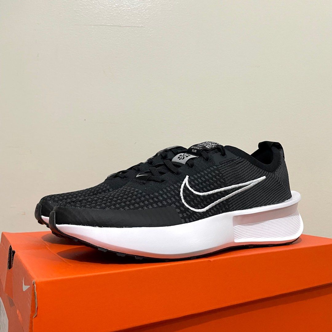 Nike Interact Run Black Shoes Men (Category: Sneakers) located in Makati City. Submitted by shoedeckph (Listing ID 1400732696, Image 2). Description: Nike Interact Run Shoes Men Brand New 100% Legit / Original Available size: 10.5 / 11 US Men ‼️SALE PRICE: ₱2,295‼️ Below SRP •Delivery Metro Manila: Lalamove / Grab Nationwide: J&T •Meetup Glorietta / SM Makati / MRT Ayala Waltermart Makati.