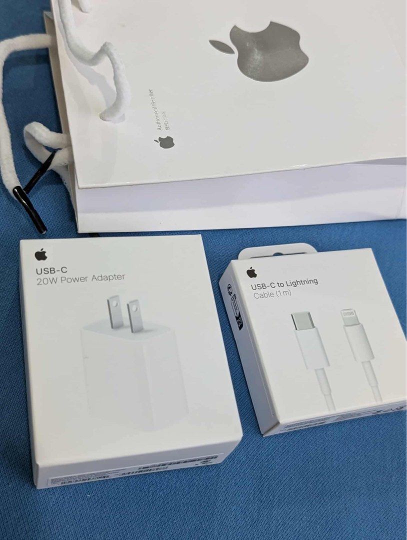 Original 20W iPhone Adapter with USB-C To Lightning Cable w/serial (Category: Chargers & Cables) located in San Juan City. Submitted by ph_gadgets_hub (Listing ID 1400638350, Image 3). Description: ₱650 Original 20W USB-C Adapter iPhone Charger with USB-C To Lightning Cable (1m) w/serial number 🚖Same Day Delivery within Metro Manila via lalamove rider 🏍️🏍️ Fast booking, book agad ✈️✈️ JNT • LBC (for provinces area Nationwide)🚚🚛 For orders an