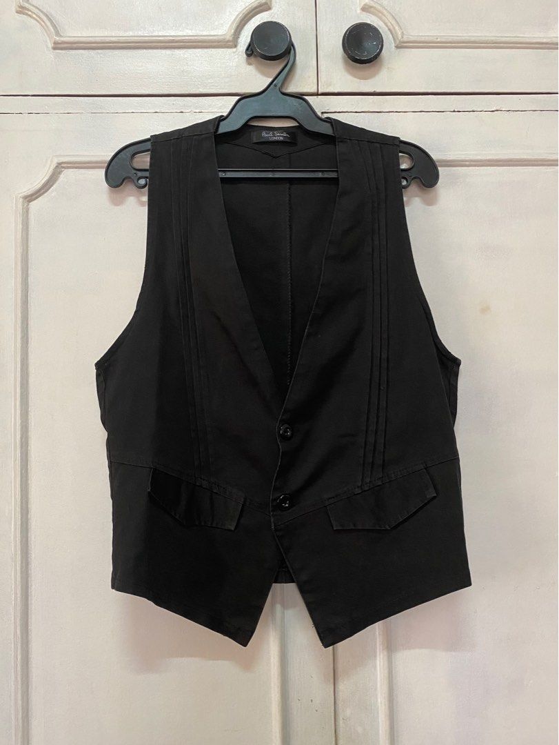 Paul Smith London Black 2-Button Adjustable Vest (Category: Vests) located in Quezon City. Submitted by madame_royale (Listing ID 1400630736, Image 2). Description: .