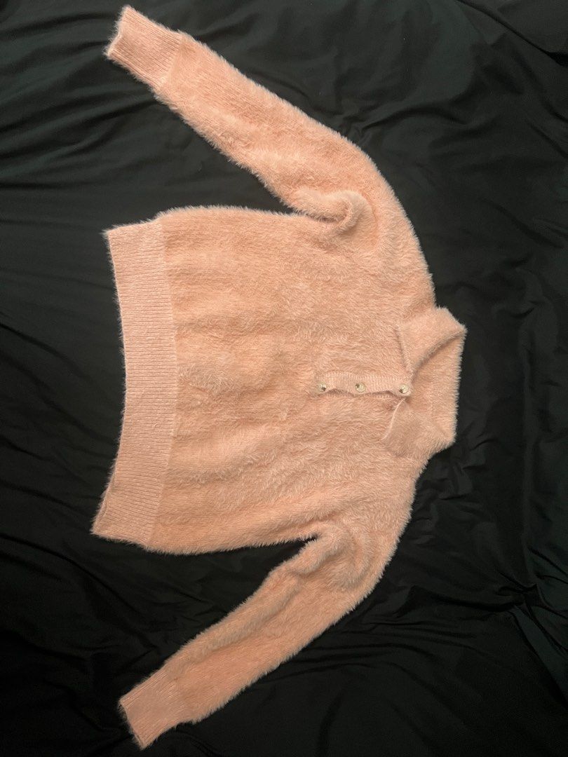 Pink Fuzzy Long Sleeves (Category: Coats, Jackets and Outerwear) located in Cavite. Submitted by itsoper (Listing ID 1400694705, Image 3). Description: ✨ Shein Find! Bought this from Shein for an event, used only once! Not my fashion style anymore, hays time passed by talaga hahaha amfie! 😆 Size: Small (can also fit Medium) 📏 Measurements: Length: 21 inches Width: 22 inches.
