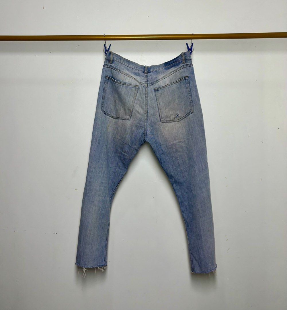 Retro Mind Distressed Jeans (Category: Jeans) located in San Pedro. Submitted by overallph (Listing ID 1399396616, Image 2). Description: Retro Mind Distressed Jeans Waist 34 Inseam 27.5 Thigh 12 Hem 8.