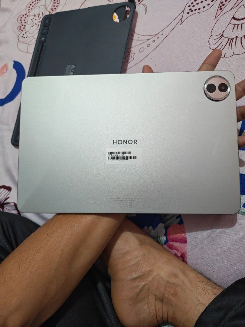 Selling my 3 week old Honor Pad 10 Tablet (Category: Android) located in Manila. Submitted by canadafide36338 (Listing ID 1400634294, Image 2). Description: .