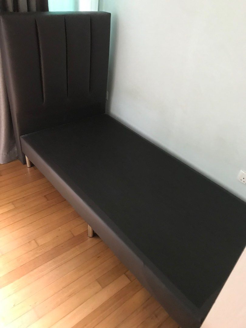 Single bed (Category: Bed Frames & Mattresses) located in Singapore. Submitted by nurmoammad (Listing ID 1400696380, Image 1). Description: .