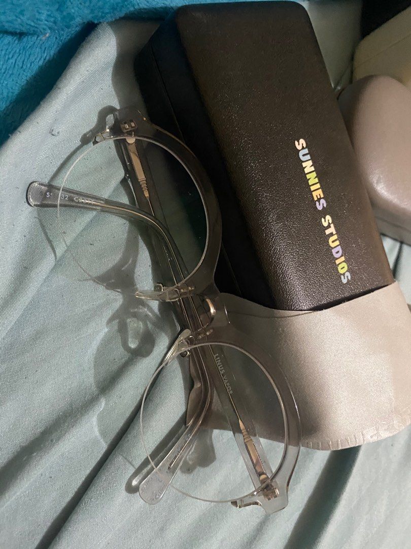 Sunnies Studios Linus Vapor Eyeglasses (Category: Sunglasses & Eyewear) located in Quezon City. Submitted by albie79 (Listing ID 1400612185, Image 1). Description: - Sunnies Studios Linus Vapor eyeglasses - Clear, bluish-transparent frame and arms - Includes hard brown case - with cleaning cloth - glasses are with grade you can replace it na lang.