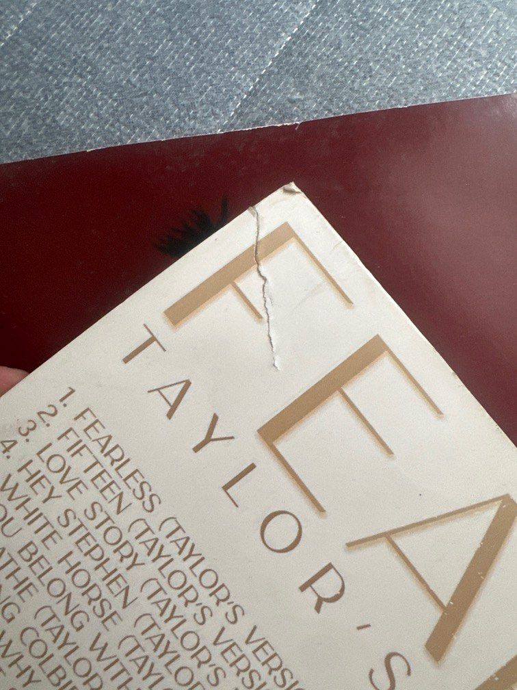 Taylor Swift and Keshi Vinyl (for display) (Category: Vinyls) located in Cavite. Submitted by jca__ (Listing ID 1398352354, Image 3). Description: for display only. pinacustomize ko siya dati, kaso wala na ako space ngayon. 190 both na. may damages so manage your expectations..