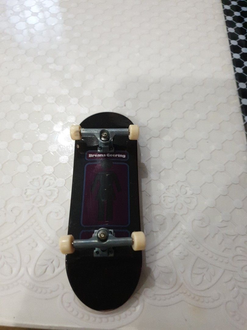 Tech deck (Category: Vehicle & Diecast Models) located in Singapore. Submitted by tufff (Listing ID 1400730203, Image 2). Description: only a few scratches at the bottom.