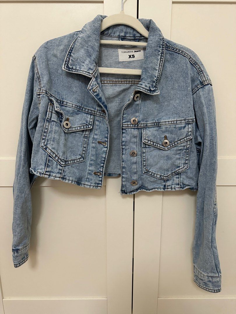 Terranova Jeans Cropped Denim Jacket XS (Category: Coats, Jackets and Outerwear) located in Quezon City. Submitted by littlemis (Listing ID 1400668840, Image 1). Description: - Terranova Jeans denim jacket - Light blue, cropped style - Size: XS - Features: Classic collar, button-down closure, two front pockets - Perfect for casual layering Bust upto 38” Length 14”.