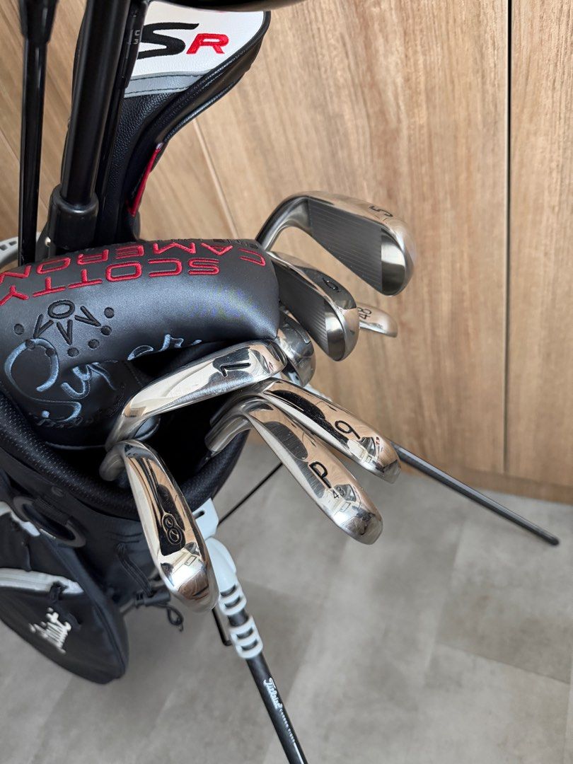 Titleist Golf Club Set with Scotty Cameron (Category: Golf) located in Caloocan City. Submitted by ruphinag52649 (Listing ID 1400778433, Image 2). Description: 🔹 Titleist T300 AV Series AM(2) Flex-R (5, 6, 7, 8, 9, P43, 48) – Complete iron set 🔹 Titleist TSi2 AV Series 55 Flex-S 15° Driver 10.0° Driver 🔹 Titleist TSR2 AV Series 6SHY Flex-S Fairway wood 🔹 Titleist TSR2 AV Series 6SHY Flex-S Hybrid 🔹 Scotty Cameron Super Select Newport 40 Prem