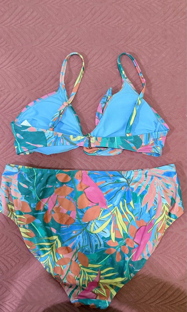 Twopiece Blue plus size large-xl (Category: Bikinis & Swimsuits) located in Bulacan. Submitted by declutterbuds (Listing ID 1400596360, Image 2). Description: Hndi kita ang tiyan highwaisted Super ganda No flaw Like new Padded.