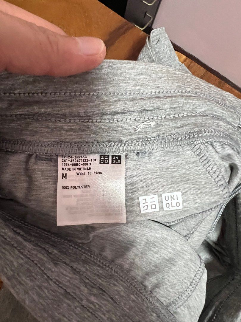 Uniqlo Jogger Pants - Gray - Size M (Category: Joggers) located in Quezon City. Submitted by peg905 (Listing ID 1400609441, Image 2). Description: .