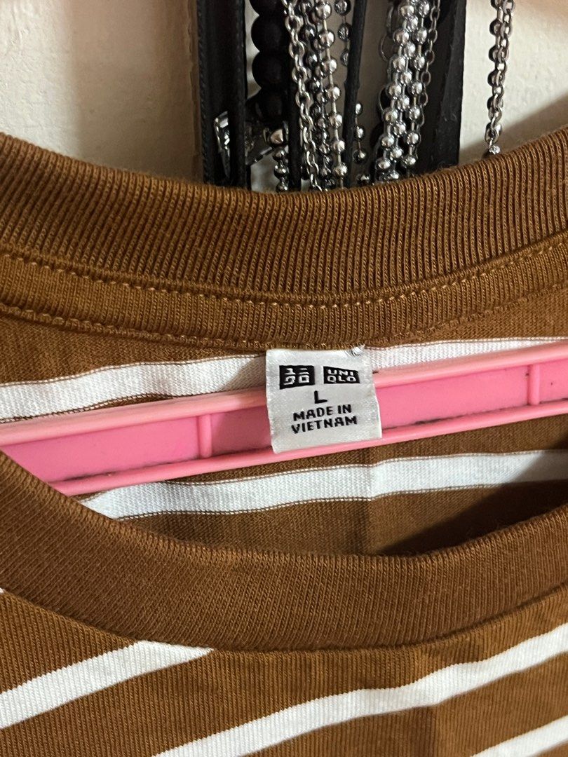 Uniqlo Stripes Brown Shirt (Category: Shirts) located in Bulacan. Submitted by sinvendor (Listing ID 1400749269, Image 2). Description: never used .