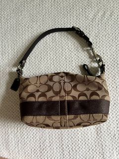 (Category: ) located in . Submitted by catalounge (Listing ID 1400627187, Image 1). Description: .