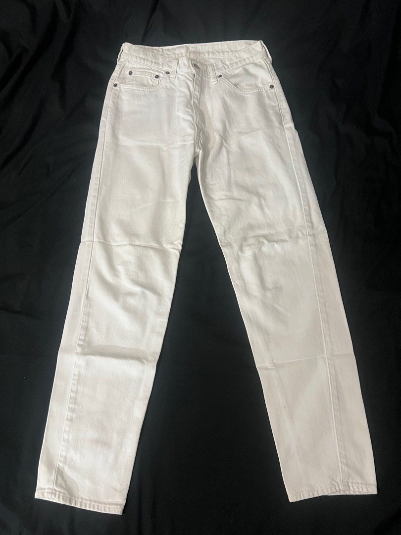 White Jeans (Category: Jeans) located in Cavite. Submitted by itsoper (Listing ID 1400690394, Image 1). Description: 🇯🇵 Japan Find! Bought this in Japan — the brand label has already faded, and it’s a bit too long for me. Size: Small 📏 Measurements: Length: 40 inches Width: 14 inches.