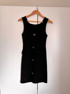 (Category: ) located in . Submitted by ymiaopreloved (Listing ID 1400664975, Image 1). Description: .