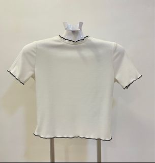 (Category: ) located in . Submitted by qbcloset (Listing ID 1400752639, Image 1). Description: .