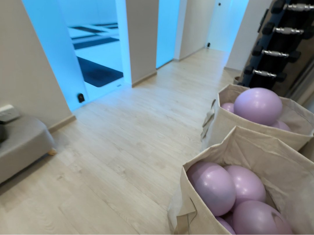 (Category: ) located in . Submitted by haus_vlog (Listing ID 1400852005, Image 1). Description: .