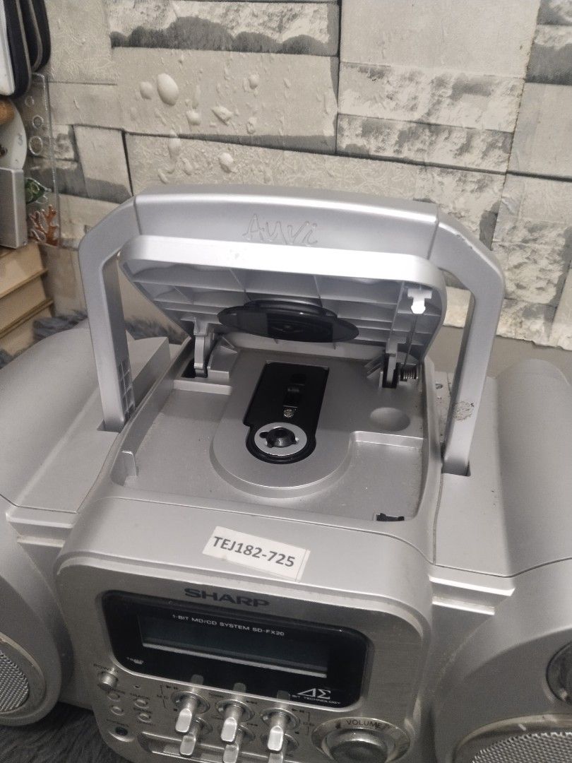 Affordable Sharp 1-Bit MD/CD System, model SD-FX20 40x15x20cm 😍👌 (Category: Portable Music Players) located in Malolos. Submitted by afford.japan (Listing ID 1400916490, Image 3). Description: Affordable Sharp 1-Bit MD/CD System, model SD-FX20 40x15x20cm 😍👌.