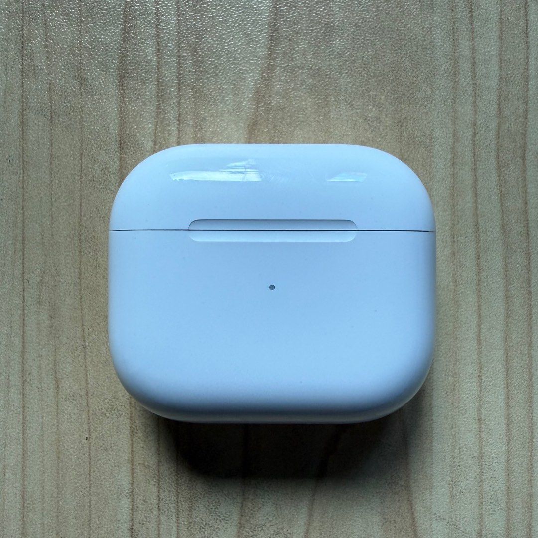 APPLE AirPods (3rd generation) (Category: Earphones) located in Mandaluyong City. Submitted by babells (Listing ID 1400859374, Image 2). Description: ❗️❗️❗️AUTHENTIC❗️❗️❗️ AirPods (3rd generation) with Lightning Charging Case Reason for selling: Upgraded to a newer model Product details: Personalized Spatial audio with dynamic head tracking Adaptive EQ Dual beamforming microphones Inward-facing microphone Skin-detect sensor Force sensor H1 headph