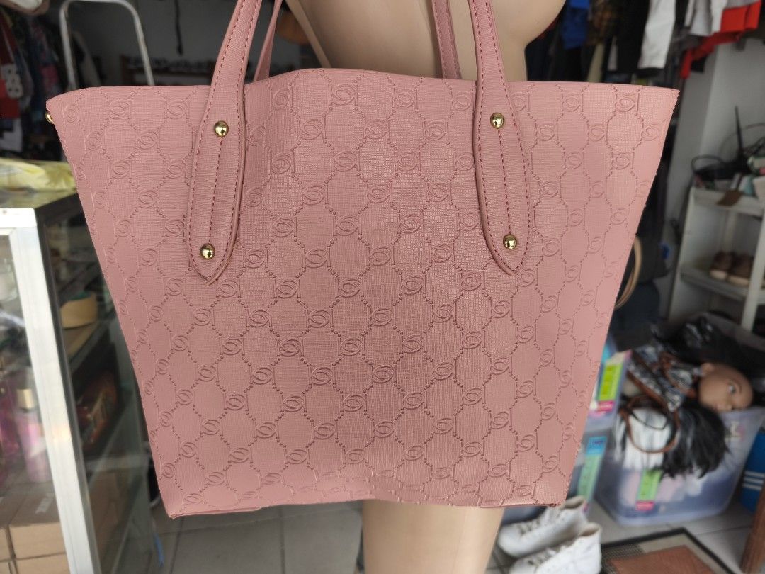 BEBE LA Pink Tote Bag - Shoulder Bag (Category: Shoulder Bags) located in Cavite. Submitted by hellosweetrepeat (Listing ID 1400879058, Image 2). Description: 📌 BEBE LA Tote Bag Soft leather tote. Can send additional pics upon request. Chat for offers and inquiries..