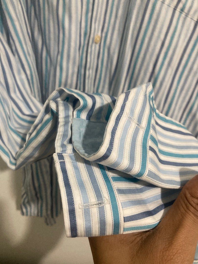 Ben Sherman long sleeves shirt (Category: Formal Shirts) located in Makati City. Submitted by Soul_Vendor_ph (Listing ID 1400783088, Image 3). Description: excellent with super light stain (see last photo) size large .