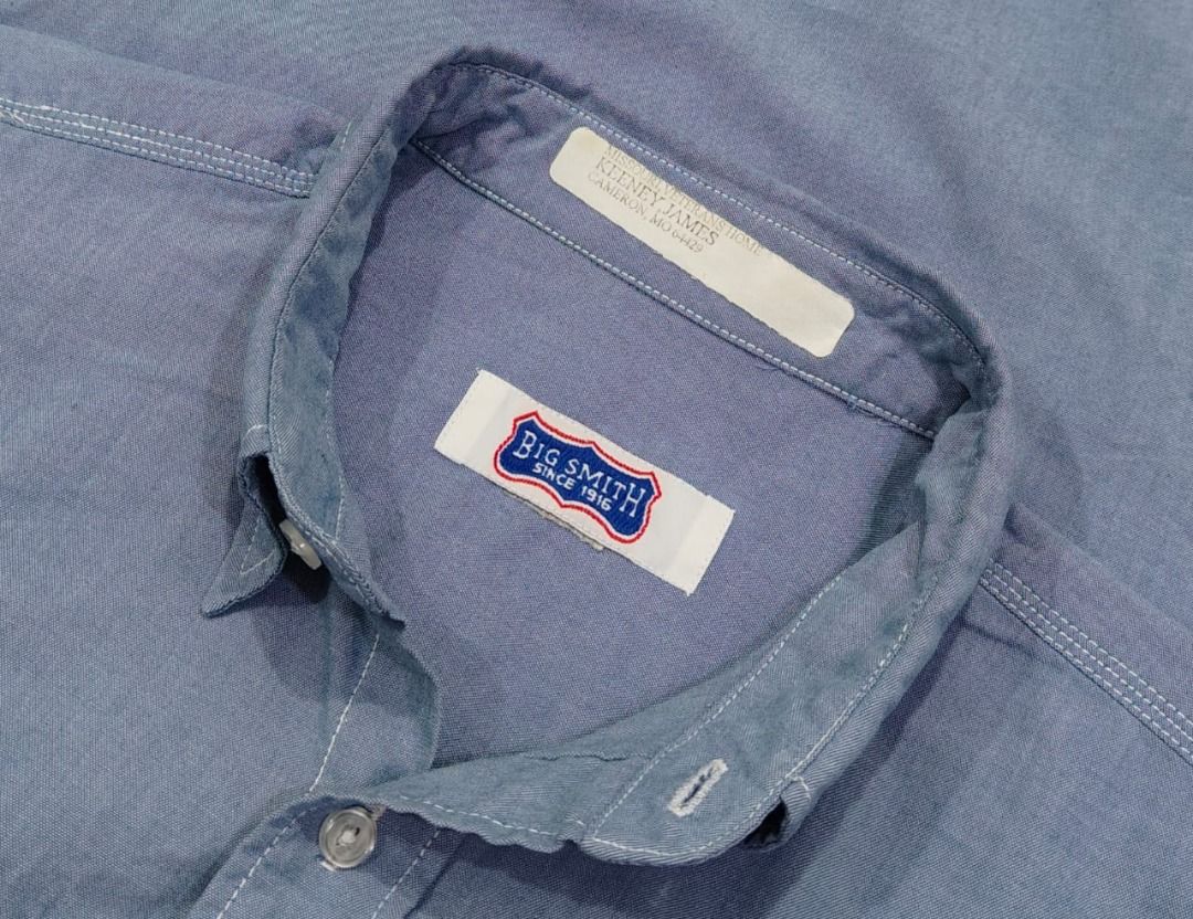 BIG SMITH CHAMBRAY (Category: Formal Shirts) located in Alor Setar. Submitted by mujaretroo (Listing ID 1400924913, Image 2). Description: Brand : BIG SMITH Condition : Good ( masih dalam keadaan baik ) Size : 22X31 Colour : Light blue .