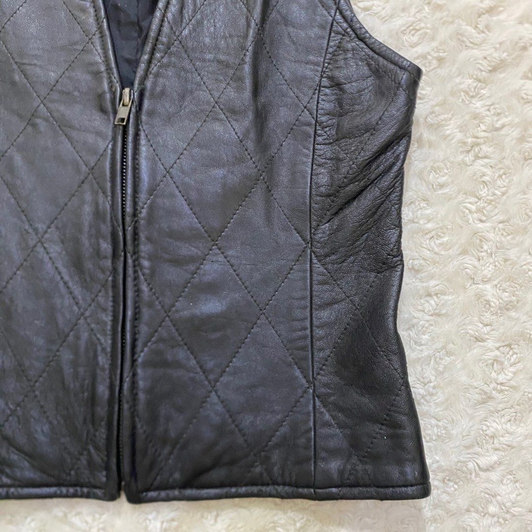Black Leather Zip-Up Vest Y2k 2000s (Category: Others Tops) located in Balanga. Submitted by cherryblunt (Listing ID 1400938074, Image 3). Description: ⬇️ - Size S - Quilted design - Genuine leather pit to pit - 15” length- 20” Mop - Gcash/Bank Transfer Mod - J&T Express No sh0pee checkout.