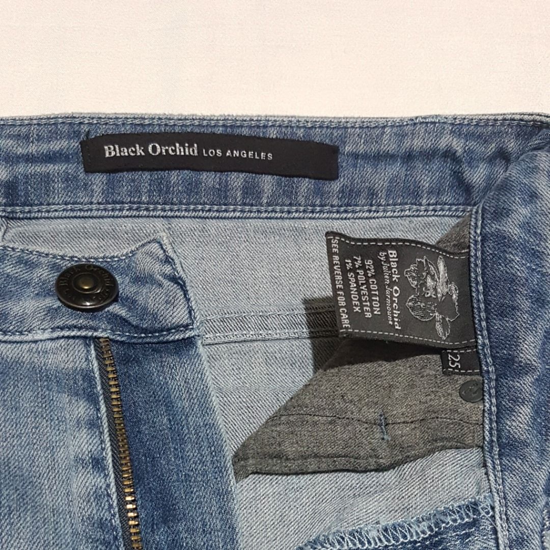 Black Orchid Jean Skirt LA Size 25/S (Kategori: Bawahan) berada di Jakarta Selatan. Dikirim oleh tambah.collections (ID iklan 1400876982, Gambar 2). Deskripsi: Stretching fabric .