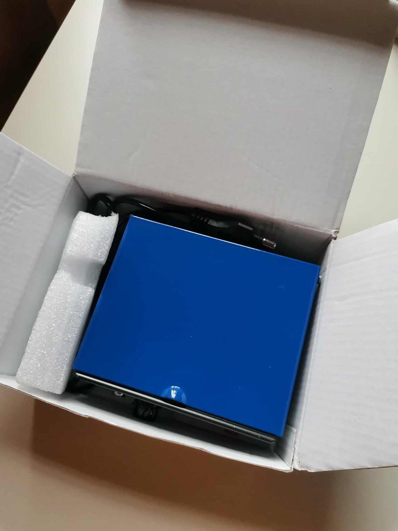 Brand new wax heater (Category: Medical Supplies & Tools) located in Quezon City. Submitted by shop_t (Listing ID 1400806107, Image 2). Description: Brand new wax heater COD/Gcash/Bank transfer.