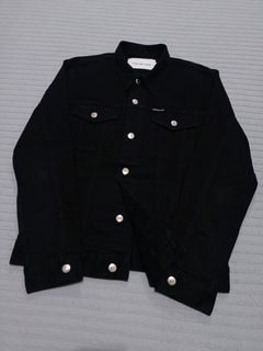 (Category: ) located in . Submitted by ds.apparel021 (Listing ID 1400955567, Image 1). Description: .