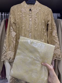 (Category: ) located in . Submitted by rewarewardrobe (Listing ID 1395642613, Image 1). Description: .