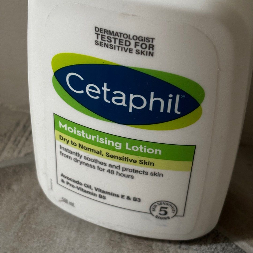 CETAPHIL Moisturizing Lotion 591ml (Category: Face Care) located in Manila. Submitted by miskym (Listing ID 1400872058, Image 3). Description: Expiration Date: April 2026.