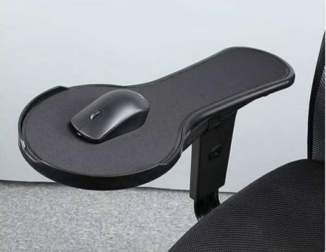 Computer Desk Arm Rest (Category: Computer Parts) located in Taguig. Submitted by scientist.closet (Listing ID 1400839581, Image 1). Description: Never used. Hindi lang comfy yung gagamit. Negoatiable po ng konti 😅 You can connect it to your arm chair or table for extension.