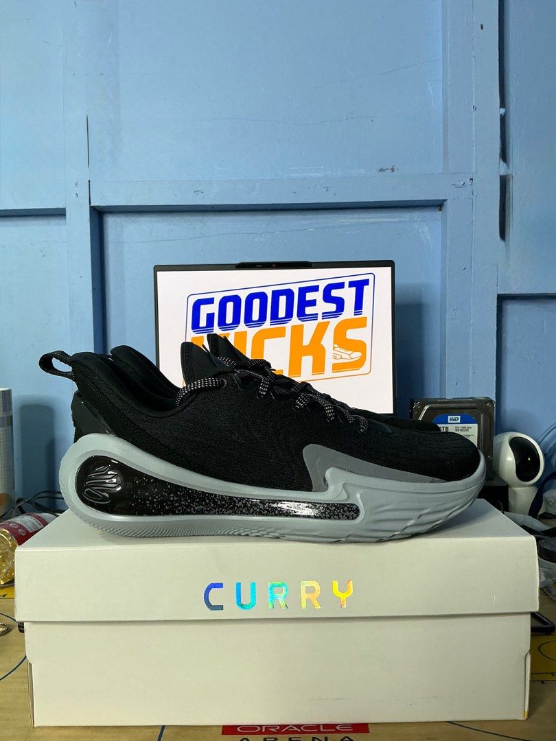Curry 12 ‘Wardell Mode’ (Category: Sneakers) located in Makati City. Submitted by GoodestKicks (Listing ID 1400947640, Image 2). Description: 🔥 ON HAND + SHIPPING! 🔥 Yours for as low as ₱3,895 (₱9,195 SRP) ‼️‼️DM US NOW ‼️‼️ #GoodestKicks 👟 🏆 🏀 🏀 #DeadstockFind 📦 #Kickstagram 📸 #ShoeGameStrong 💪 #TrustedSellersPH ✅ #UnderArmourPH ⚡ #BasketballKicks 🏀 #SneakerHeadsPH 👟 #CurrySeason ⛹️‍♂️.