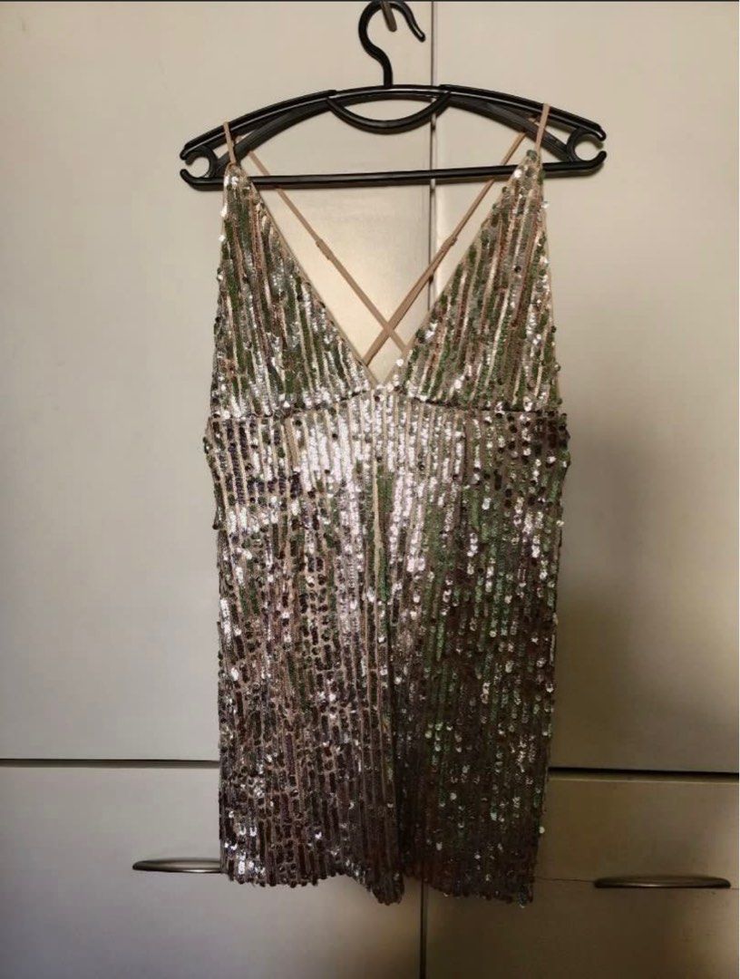 Forever 21 Sequins Mini Dress (Category: Dresses) located in Manila. Submitted by hellomenggay (Listing ID 1400934416, Image 1). Description: Can be used for “70s retro style” or “Glam Rock” Size Medium Location Sampaloc Manila Jnt or Lalamove.