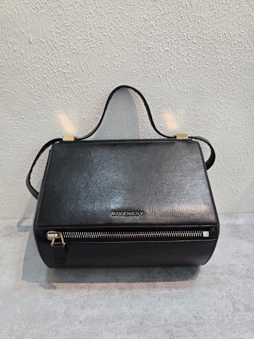 Givenchy Pandora Box Bag (Category: Luxury Bags & Wallets) located in General Santos City (Dadiangas). Submitted by braverabbit.67 (Listing ID 1400957287, Image 2). Description: 💯MONEY BACK GUARANTEE 💯💯👌🏻 Givenchy box 2-way with original duStbag in verygood condition 𝗦𝘂𝗿𝗲 𝗯𝘂𝘆𝗲𝗿 𝗺𝗮𝘆 𝗿𝗲𝗾𝘂𝗲𝗦𝘁 𝗺𝗼𝗿𝗲 𝗱𝗲𝘁𝗮𝗶𝗹𝗲𝗱 𝗽𝗶𝗰𝗦 𝗼𝗿 𝘃𝗲𝗱𝗶𝗼! ‼️𝗙𝗢𝗥 𝗔𝗦𝗔𝗣 𝗥𝗘𝗣𝗟𝗬 𝗠𝗘𝗦𝗦𝗔𝗚𝗘 𝗨𝗦 𝗢𝗡 𝗙𝗔𝗖𝗘𝗕𝗢𝗢𝗞 NAME: LAPUZ 