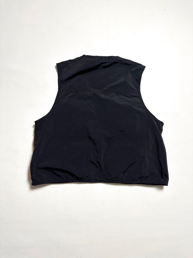 GU Utility Vest (Category: Vests) located in Bacolod City. Submitted by thestitchph (Listing ID 1400924564, Image 2). Description: - GU utility vest - Brown and black color scheme - Size 2 - Multiple pockets - Zipper closure - Adjustable buckle - Made of nylon - Perfect for layering Dimes: 22x23” Good as new.