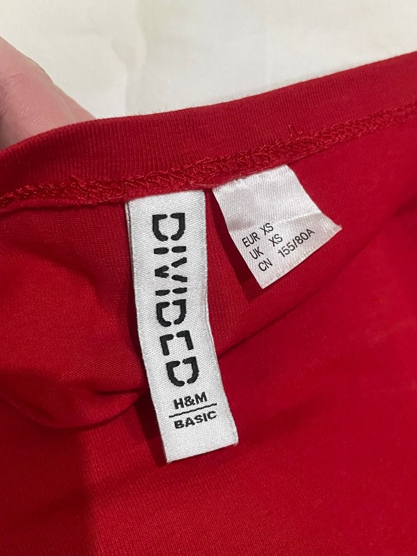 H&M Basic Tops Bundle (Category: Others Tops) located in Las Pinas. Submitted by theitcloset (Listing ID 1400935686, Image 3). Description: ౨ৎ ⋆｡˚ H&M Basic Tops Bundle 𓏔 no flaws or anything mop : gcash mod : ggx, j&t & sdd dop : payo ⤷ dm to claim 💌.