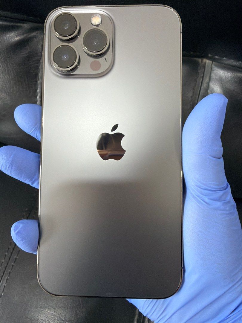 iPhone 13 Pro Max 256 gb Graphite (Category: iPhone 13 Series) located in Muntinlupa City. Submitted by trishaswardrobe (Listing ID 1400780581, Image 1). Description: - NO SCRATCHES OR DENTS - Openline - 83% Battery Health - No performance issues - No camera issues - No history of repairs - Comes with box, usb-c cord, and adapter .
