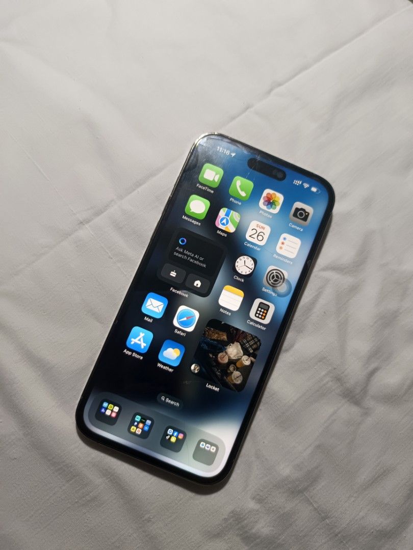 iPhone 14 Pro Max (Category: iPhone 14 Series) located in Manila. Submitted by jim_arki (Listing ID 1399496956, Image 3). Description: AUTO PASS SA BARAT!! FOR SALE ONLY!! PLEASE READ THE DESCRIPTION PARA IWAS TANONG IPHONE 14 PRO MAX GOLD 128GB 89 BATTERY HEALTH ALL WORKING EXCEPT SA VOLUME DOWN TRUE TONE WORKING FACE ID WORKING ANY SIM PWEDE UNLI RESET ISSUE NYA MAY CRACK ANG SCREEN SA UPPER PART AS YOU CAN SEE SA PICTURE REPLACED BATTERY PERO 