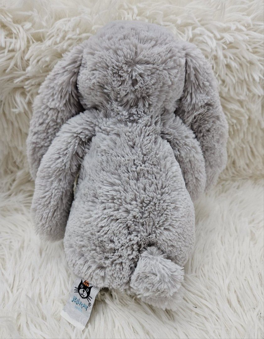 Jellycat Medium Blossom Silver Bunny (Category: Plushies & Soft Toys) located in Taguig. Submitted by wonderworksbyjanele (Listing ID 1400811710, Image 3). Description: .