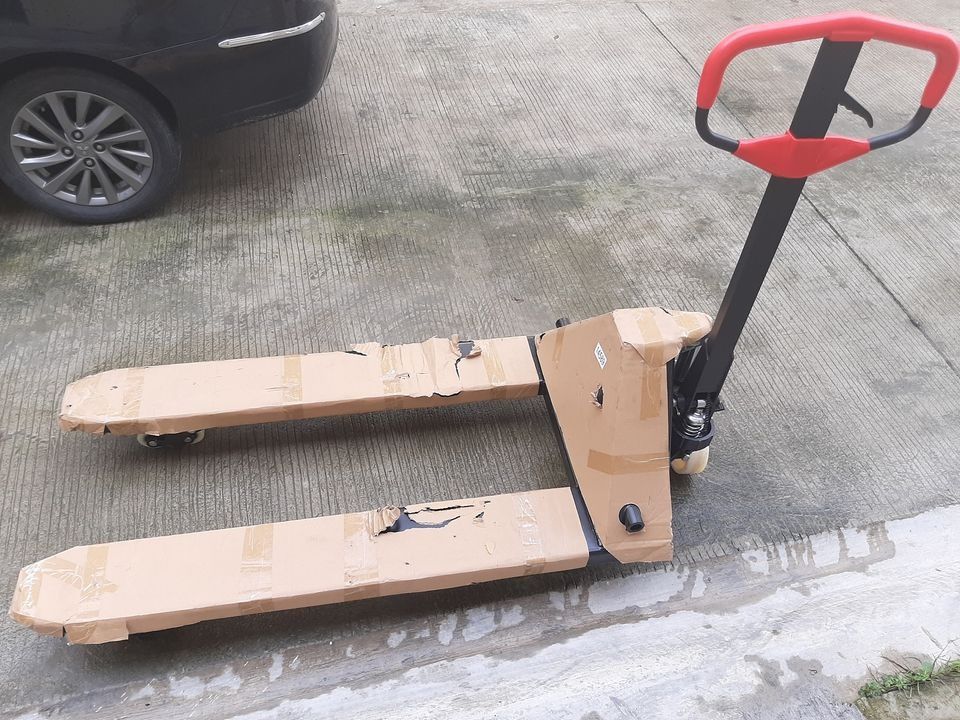 Manual Pallet Jack (Category: Construction Tools & Equipment) located in Quezon City. Submitted by msochea (Listing ID 1400821835, Image 2). Description: - Brand new manual pallet jack -5,000kg or 5.0 tons capacity - Ideal for warehouse and heavy item handling.