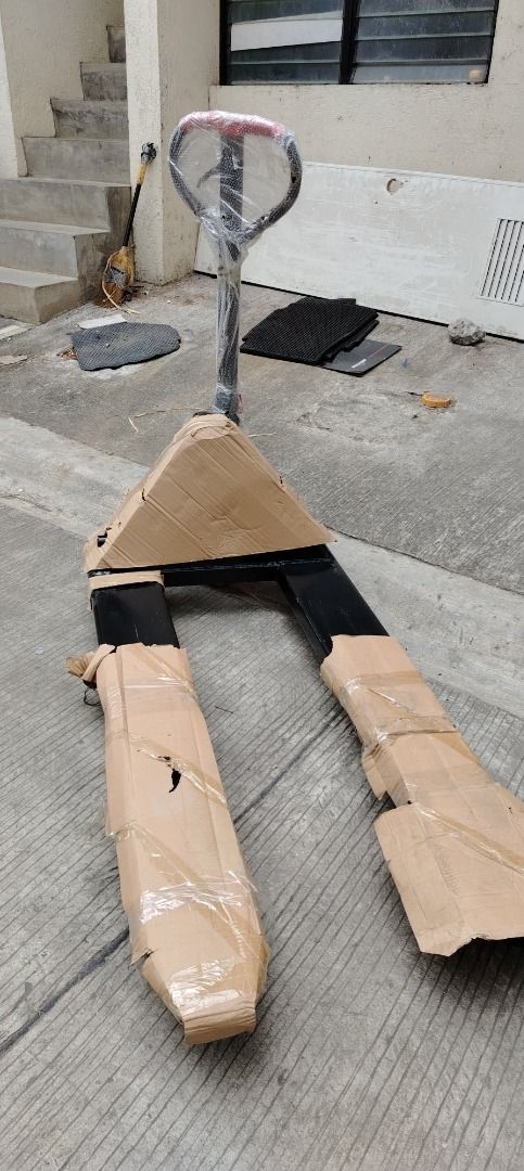 Manual Pallet Jack (Category: Construction Tools & Equipment) located in Quezon City. Submitted by msochea (Listing ID 1400821835, Image 1). Description: - Brand new manual pallet jack -5,000kg or 5.0 tons capacity - Ideal for warehouse and heavy item handling.