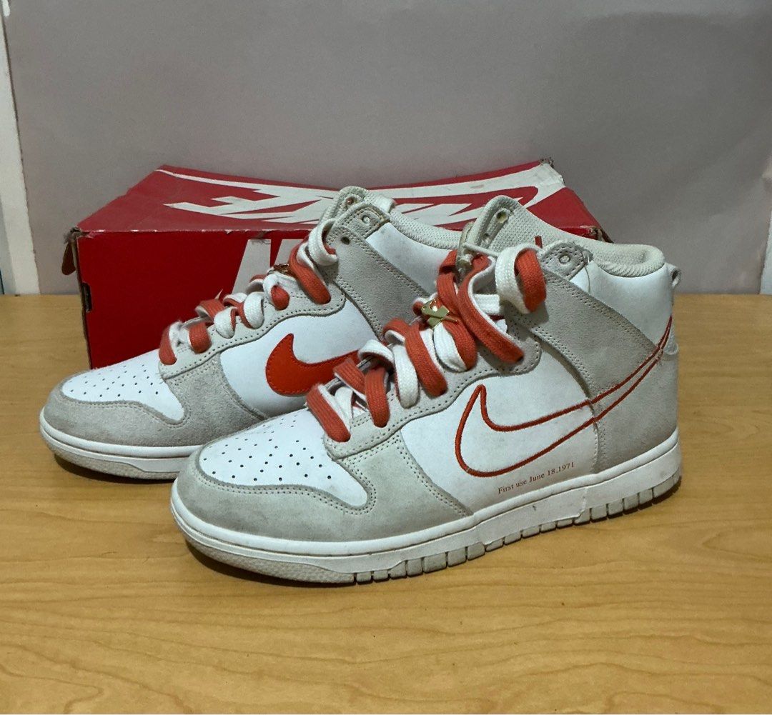Nike Dunk High SE Women's (Category: Sneakers) located in Quezon City. Submitted by _alynicz (Listing ID 1400896482, Image 1). Description: used twice. rfs: not my style size details are on the photos. negotiable 😊.