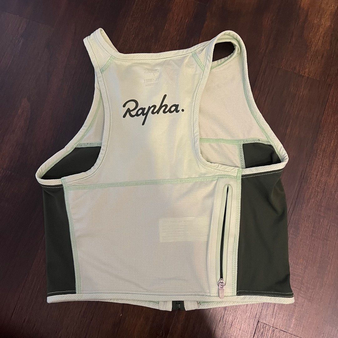 Rapha Top (Category: Activewear) located in Singapore. Submitted by ml0011 (Listing ID 1400780655, Image 3). Description: Rapha Women’s Cropped Zip Tank Size XXS.